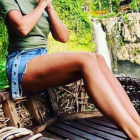 SOFI escort in Viareggio offers Dusch services