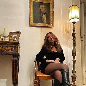 Elena escort in Helsinki offers Sexting services