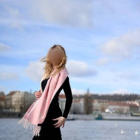 Venus escort in Prague offers Deep Throat services