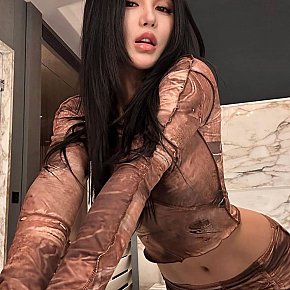 CK Petite escort in Singapore City offers Küssen services