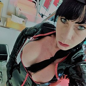 Dominatrix-Sidney escort in Tenerife offers BDSM services