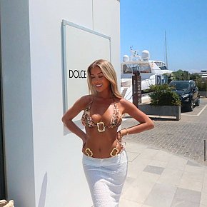 Francesca Vip Escort escort in  offers Küssen bei Sympathie services