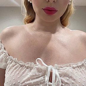 Anna in Toronto performs Massage érotique, escort in Toronto