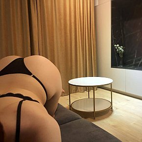Scarlett Completamente Naturale escort in Bucharest offers Massaggio sensuale su tutto il corpo services