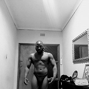 Daddy-dom-wolf Musculada
 escort in Johannesburg offers Beso francés
 services
