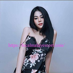 Zamira Petite escort in Kuala Lumpur offers Körperbesamung services