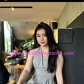 Afeen All Natural
 escort in Kuala Lumpur offers Kissing services