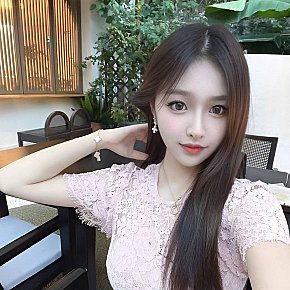 Amber Modelo/exmodelo
 escort in Kuala Lumpur offers Experiencia de Novia (GFE)
 services