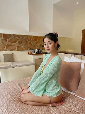 Arianna Modèle/Ex-modèle escort in Kuala Lumpur offers Position 69 services