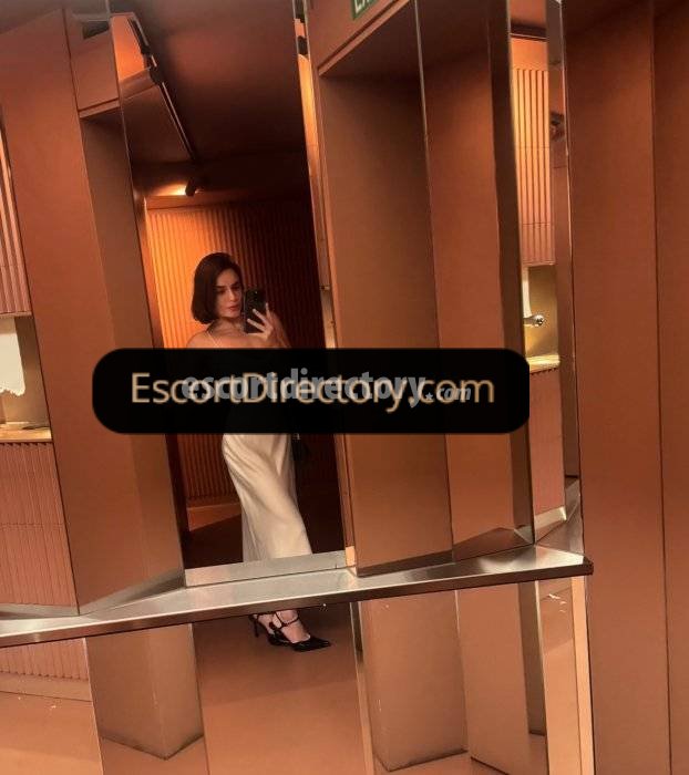 Bruna Vip Escort escort in  offers Posición 69 services
