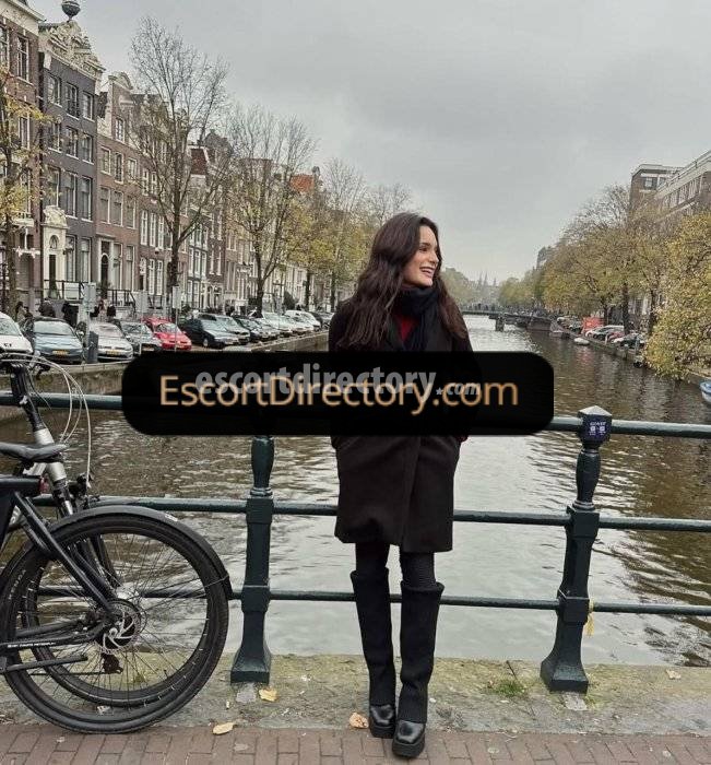 Bruna Vip Escort escort in  offers Posición 69 services