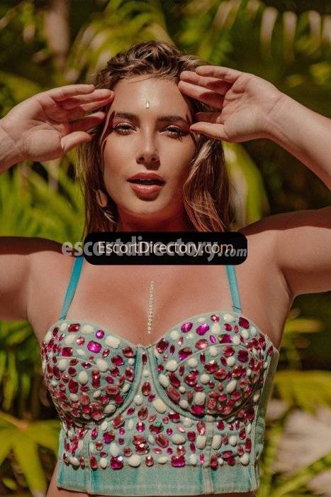 Alexandra Piccolina escort in Cancun offers Ditalini services