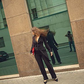Hot girl in Madrid offers Jeux avec gode/sextoys
