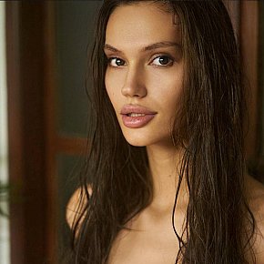 PolaNew_Model Modelo/exmodelo
 escort in Paris offers Mamada sin condón
 services