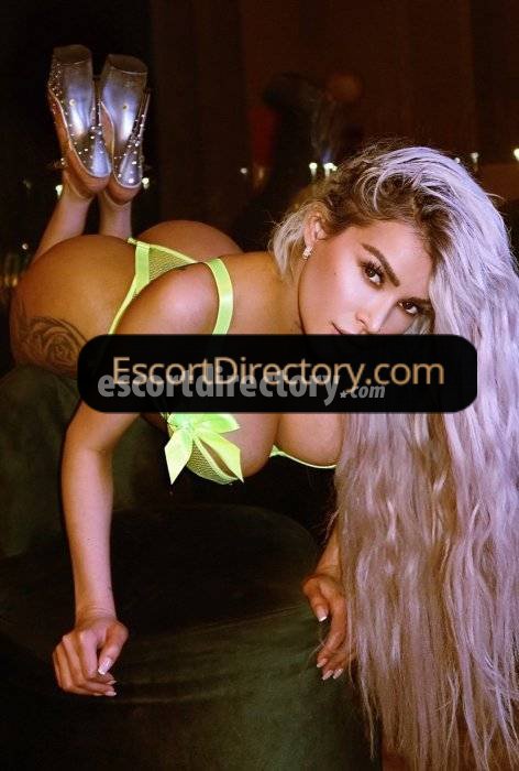 Yenifer Vip Escort escort in Barcelona offers Striptease/Lapdance services