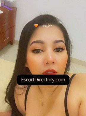 Mona escort in Doha offers French Kissing services