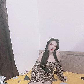 Mon escort in Al Hofuf offers Erotic massage services