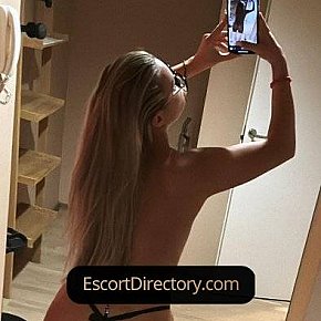 Jasmine escort in  offers Masturbação services
