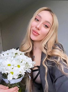 Yulia Menue escort in Paris offers Pipe sans capote et jouir services