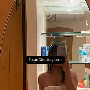 Fernanda escort in Hong Kong offers Experiencia de Novia (GFE)
 services