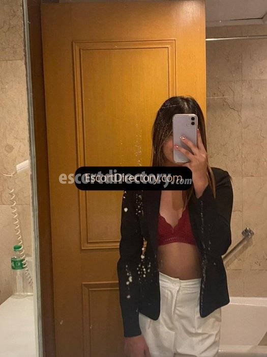 Fernanda escort in Hong Kong offers Ejaculação na boca services