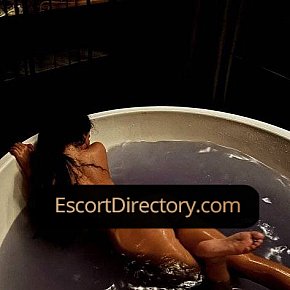 Sandra Vip Escort escort in Dubai offers Oral fără Prezervativ services