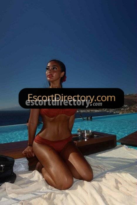 Sandra Vip Escort escort in Dubai offers Oral fără Prezervativ services