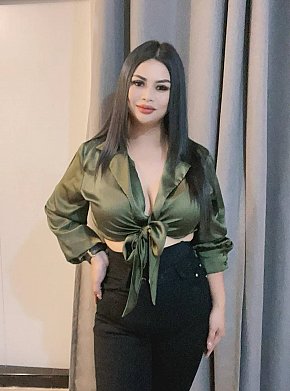 Honey escort in Phuket offers Striptease/Lapdance services