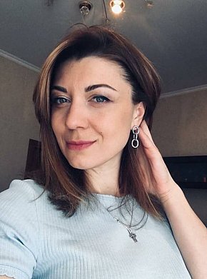 Olena Étudiante escort in Paris offers Ejaculation faciale services