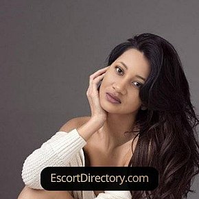 Linna escort in Salalah  offers Jeux de rôles et fantasmes services