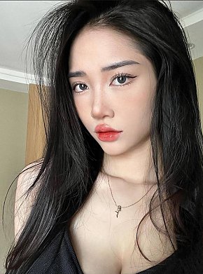 WenWen All Natural
 escort in Kuala Lumpur offers Blowjob without Condom services