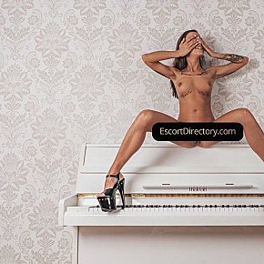 Raya escort in Munich offers Massaggio erotico services