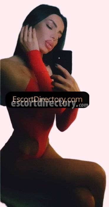 Karla escort in Düsseldorf offers Titjob services