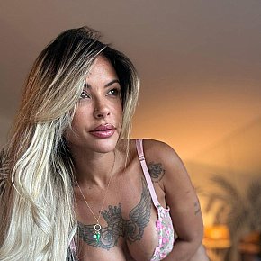 Hot girl in Paris offers Zungenküsse