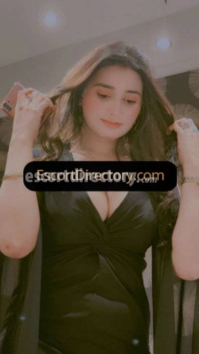 Sara All Natural
 escort in Dubai offers Strap on services