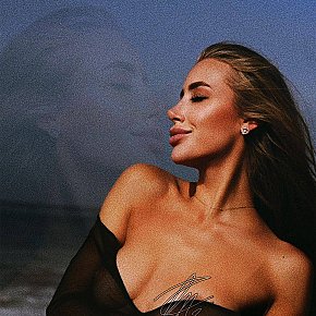 Angelina Modelo/Ex-modelo escort in Singapore City offers Ejaculação na boca services