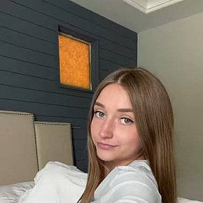 Emilye escort in Berlin offers Erotic massage services