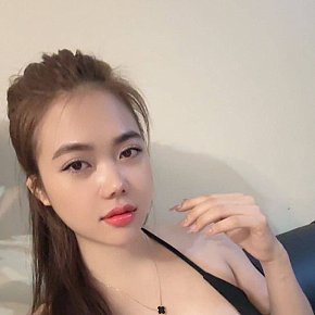 Lucy escort in Dubai offers Sex in Different Positions services
