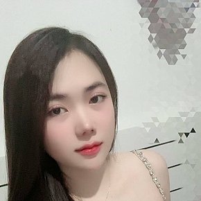 Lucy escort in Dubai offers Sex in Different Positions services