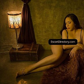Nana escort in Doha offers Cumshot on body (COB) services