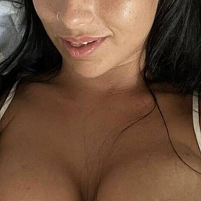 Shanel escort in Brampton offers Sex cam services