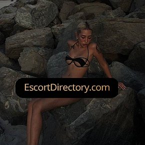 Chloe Vip Escort escort in Dubai offers Venida en la cara
 services