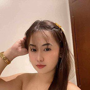 Jelsey College Girl
 escort in Manila offers Intimate massage services