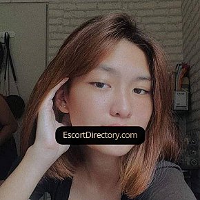 Melly escort in Manila offers 69 Position services