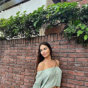 Hot girl in Zurich offers Oral fără Prezervativ