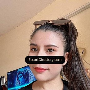 Moon escort in Kuwait City offers 69 Position services