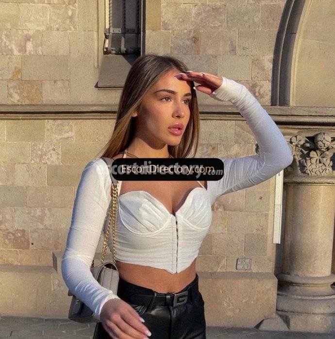 Isabella Vip Escort escort in Riga offers Masturbate services