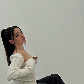 Laura Modella/Ex-modella escort in Amsterdam offers 69 Position services