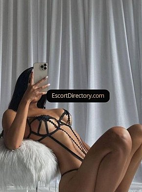 Tracy escort in Kuwait City offers 69 Position services