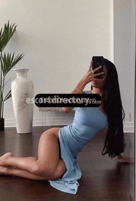 Tracy escort in Kuwait City offers Handjob services